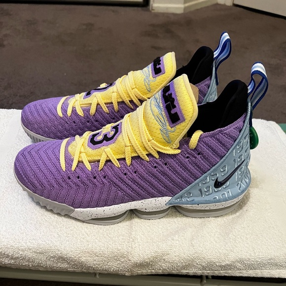 Nike LeBron 16 Lakers Championships. Size 12. New never worn. - Picture 4 of 7